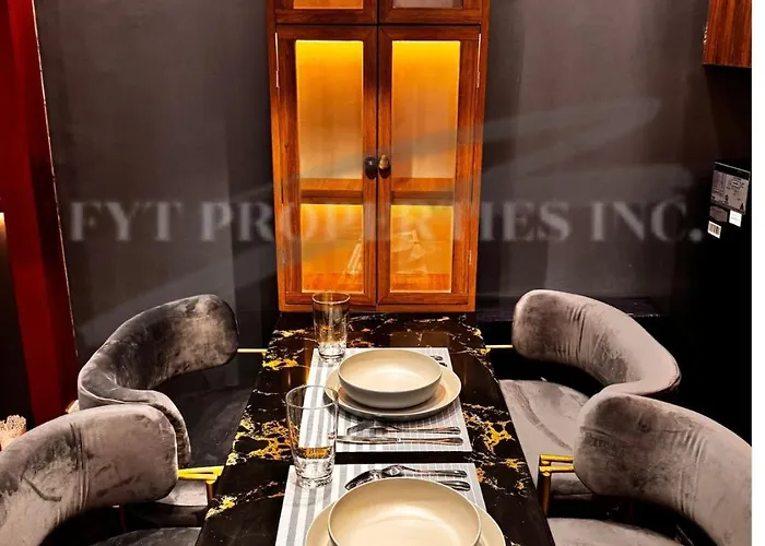 Lux Staycation At Shore 3, Moa Manila